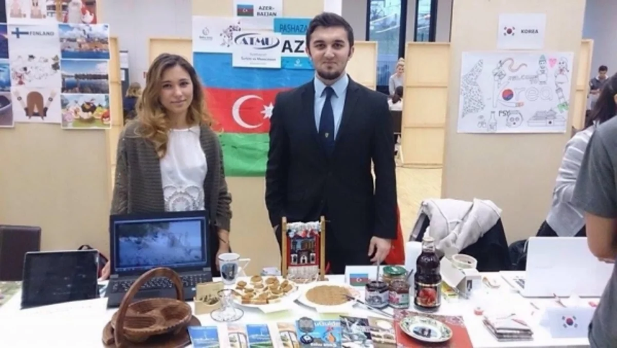 Azərbaycanlı tələbələr Vyanada 47-ci Beynəlxalq Bazar Festivalında iştirak ediblər