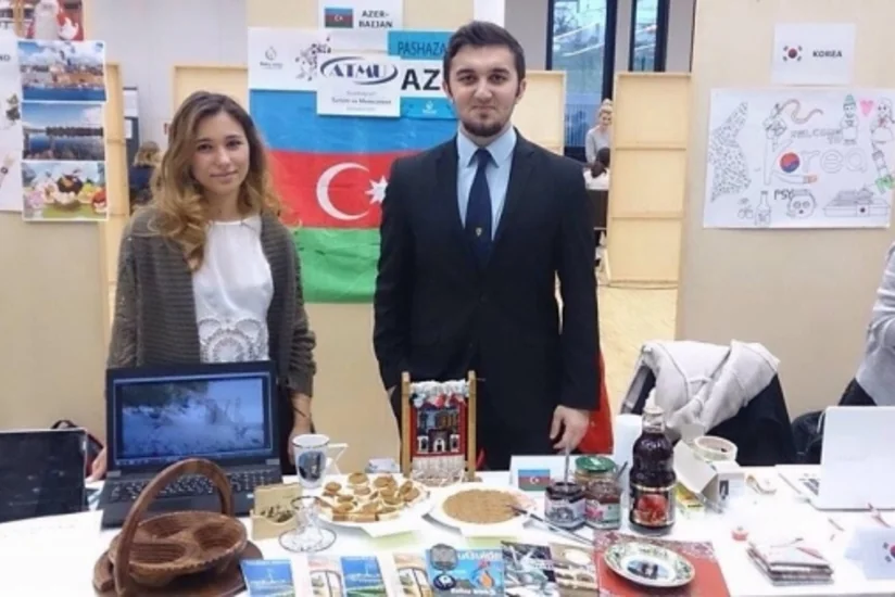 Azərbaycanlı tələbələr Vyanada 47-ci Beynəlxalq Bazar Festivalında iştirak ediblər