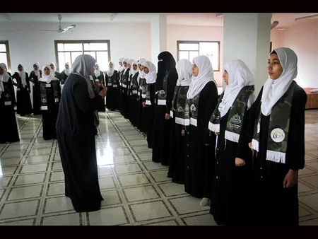 ​HƏMAS yeniyetmə qızlar üçün yay hərbi düşərgəsi açıb