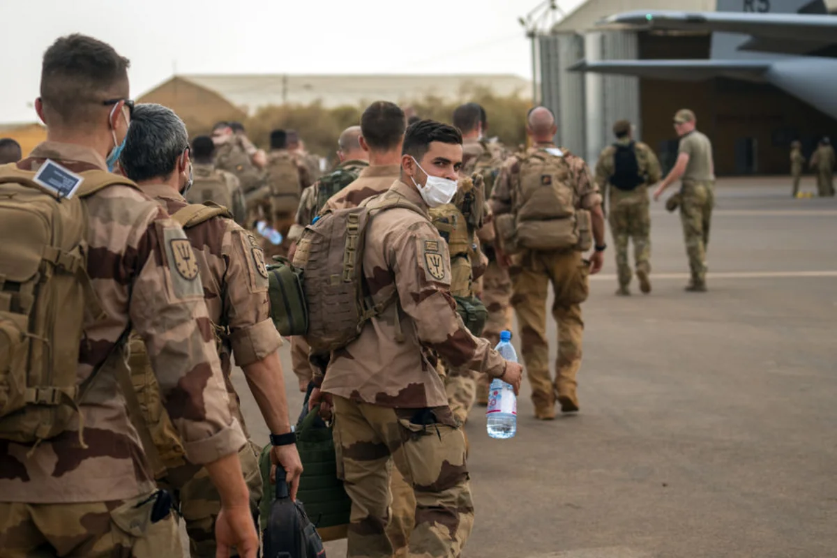 KİV: Fransanın NATO missiyasının hərbçiləri aclıqla üzləşib
