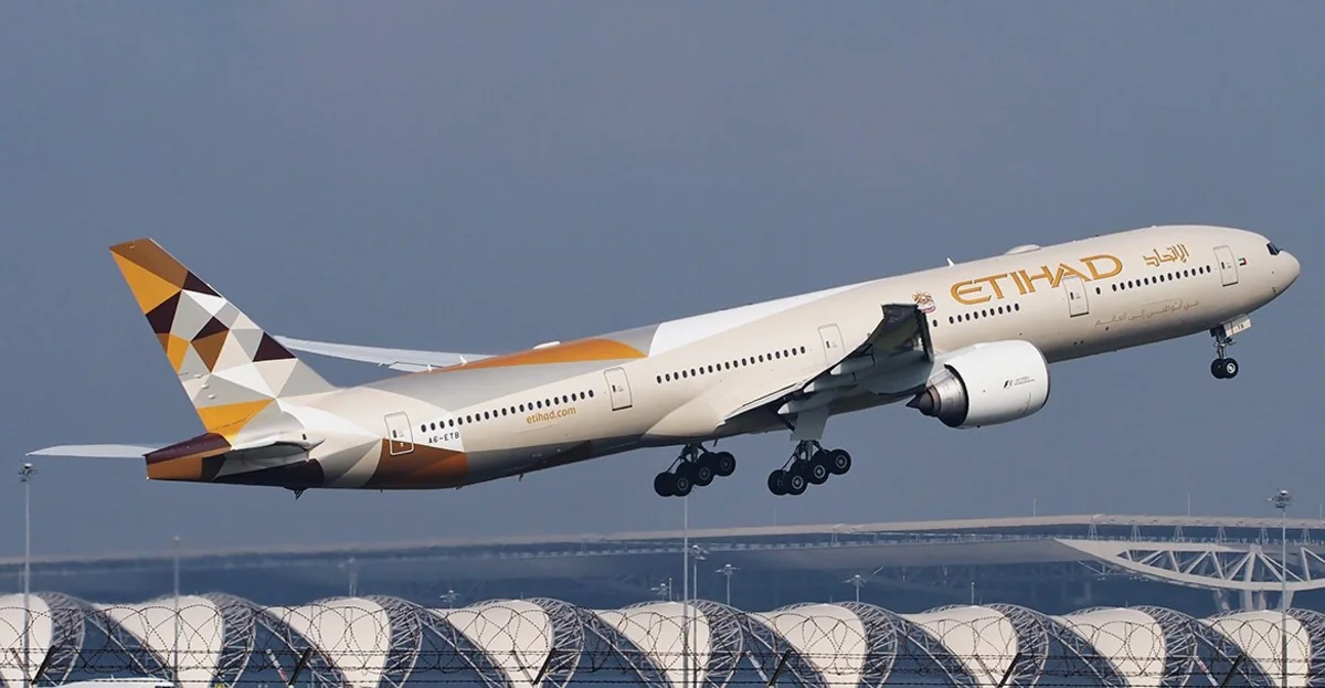 “Etihad Airways”in pilotu uçuş zamanı ölüb