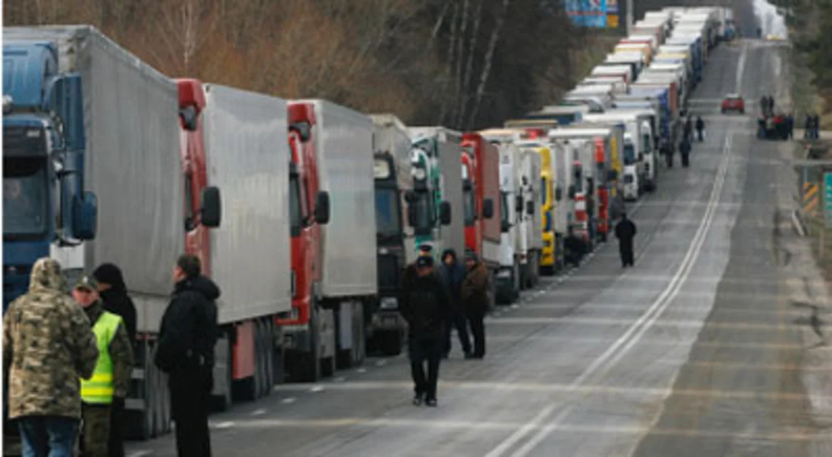 Azerbaijani Premier Artur Rasi-zadeh signs a decree