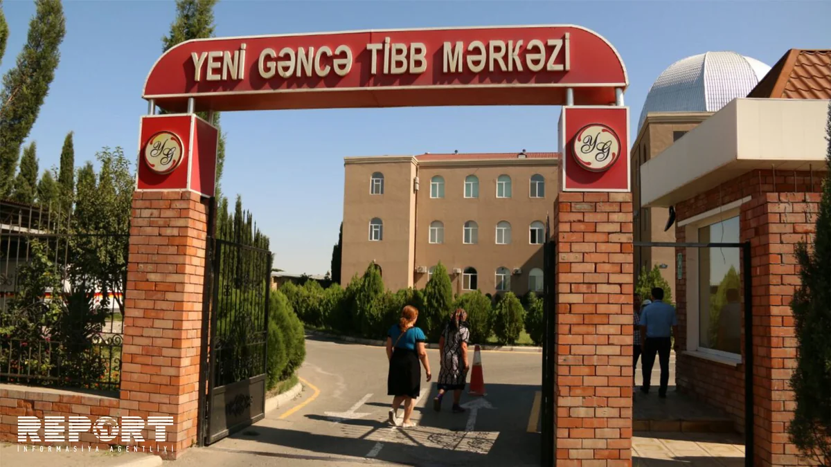 Gəncədə 17 yaşlı qızın ölümünə səbəb olan həkimlər döyülüb - FOTO