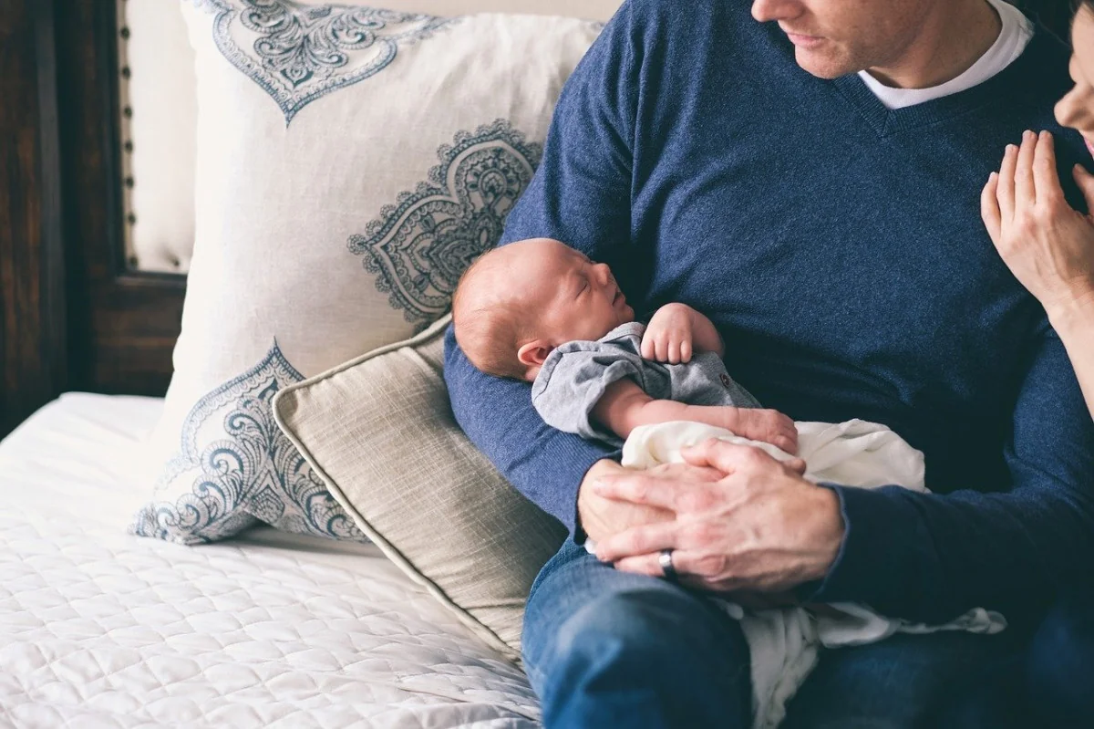 UN recommends that Azerbaijan provide men with paid parental leave