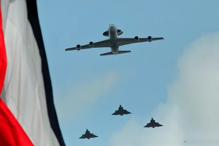 ​Parisdə bayram hərbi paradı keçirilib