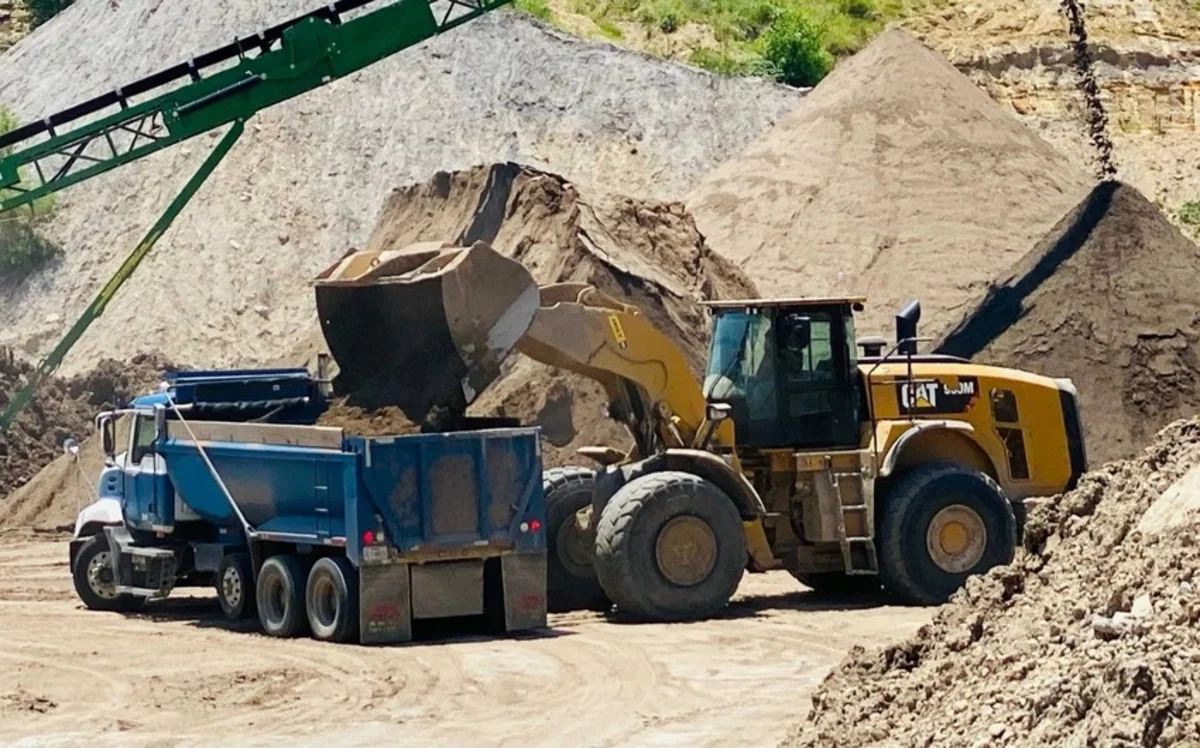 Azərbaycan tikinti qumu istehsalını 20 % artırıb