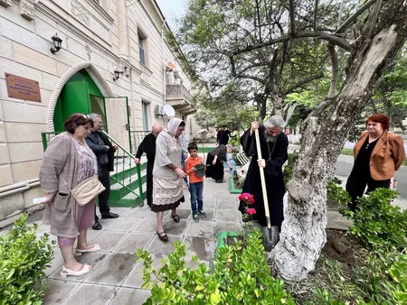 Sumqayıt və Abşerondakı məscidlərin, kilsələrin ətrafında abadlıq, yaşıllaşdırma işləri aparılıb