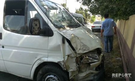 Lənkəranda mikroavtobusla minik maşını toqquşub, xəsarət alan var - FOTO