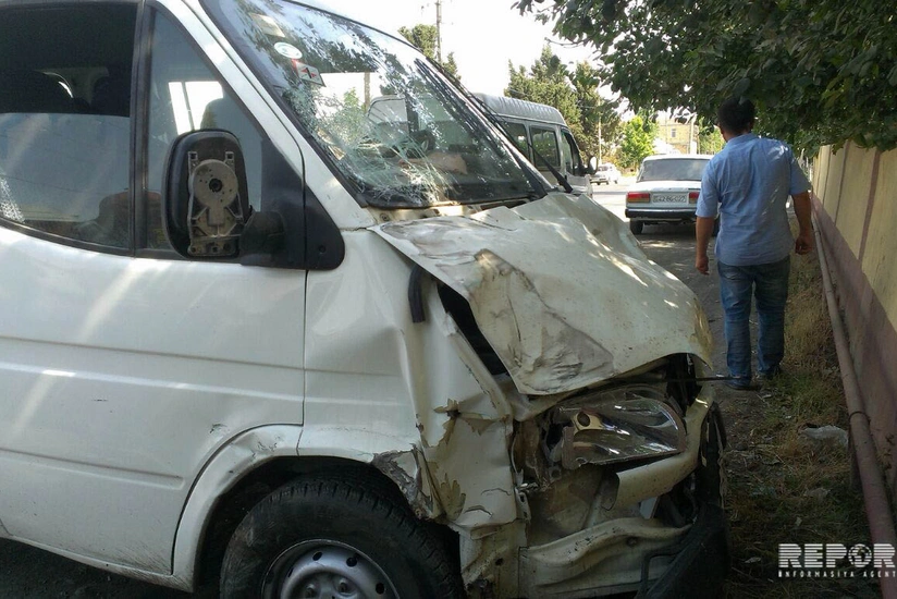 В Шамкире микроавтобус попал в ДТП, есть пострадавшие