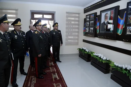 ​Zakir Həsənov Türkiyə Silahlı Qüvvələrinin tibb komandanı ilə görüşüb