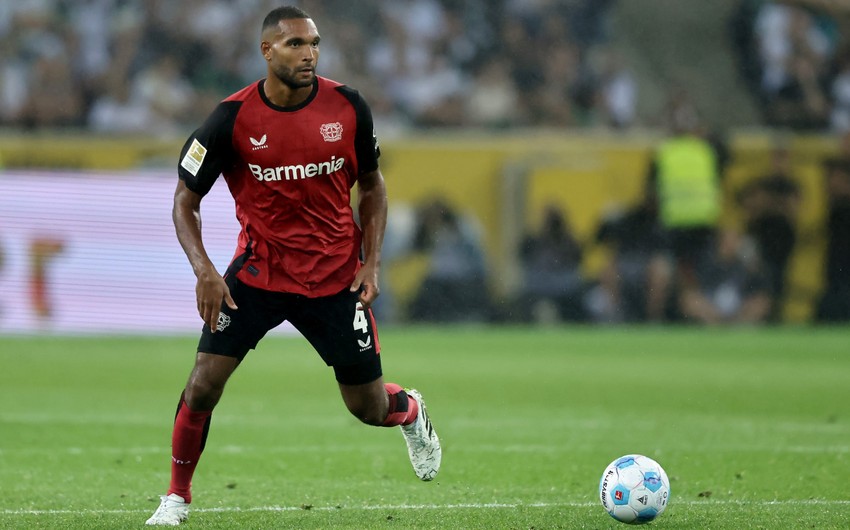 Bundesliqa çempionu komandasından ayrılacağını açıqlayıb