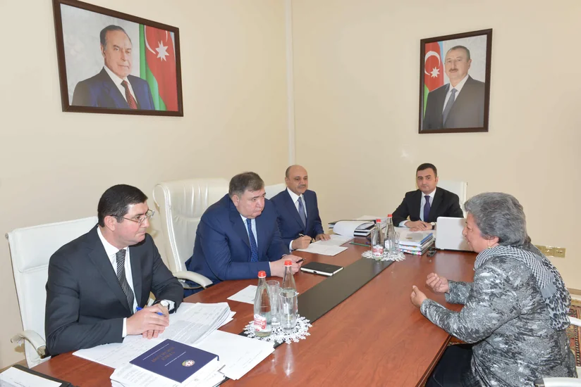 Vergilər naziri Saatlıda vətəndaşları qəbul edib