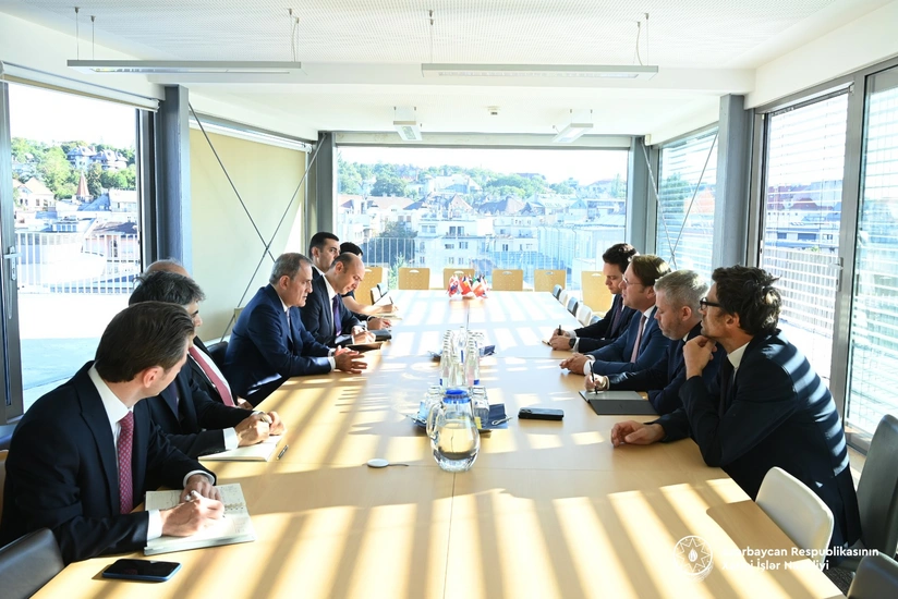 Jeyhun Bayramov discusses regional issues with EU representative