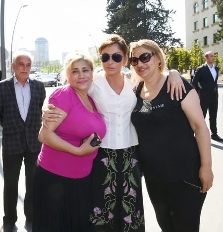 President Ilham Aliyev attends opening of garden outside Tazapir mosque and Central Park built along Fuzuli street