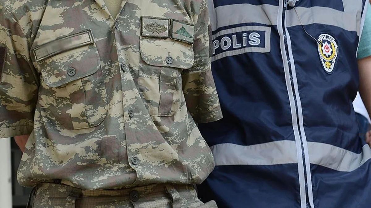 İstanbulda dövlət çevrilişinə cəhddə şübhəli bilinən daha 20 hərbçi həbs edilib