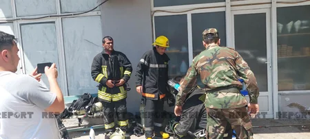 Bakıda yaşayış binasında baş verən yanğın söndürülüb - YENİLƏNİB