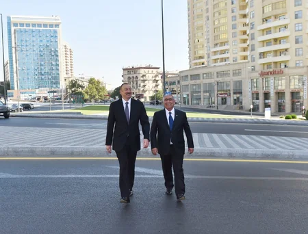Prezident İlham Əliyev paytaxtın keçmiş “Sovetski” ərazisində yeni yolların açılışında iştirak edib - YENİLƏNİB