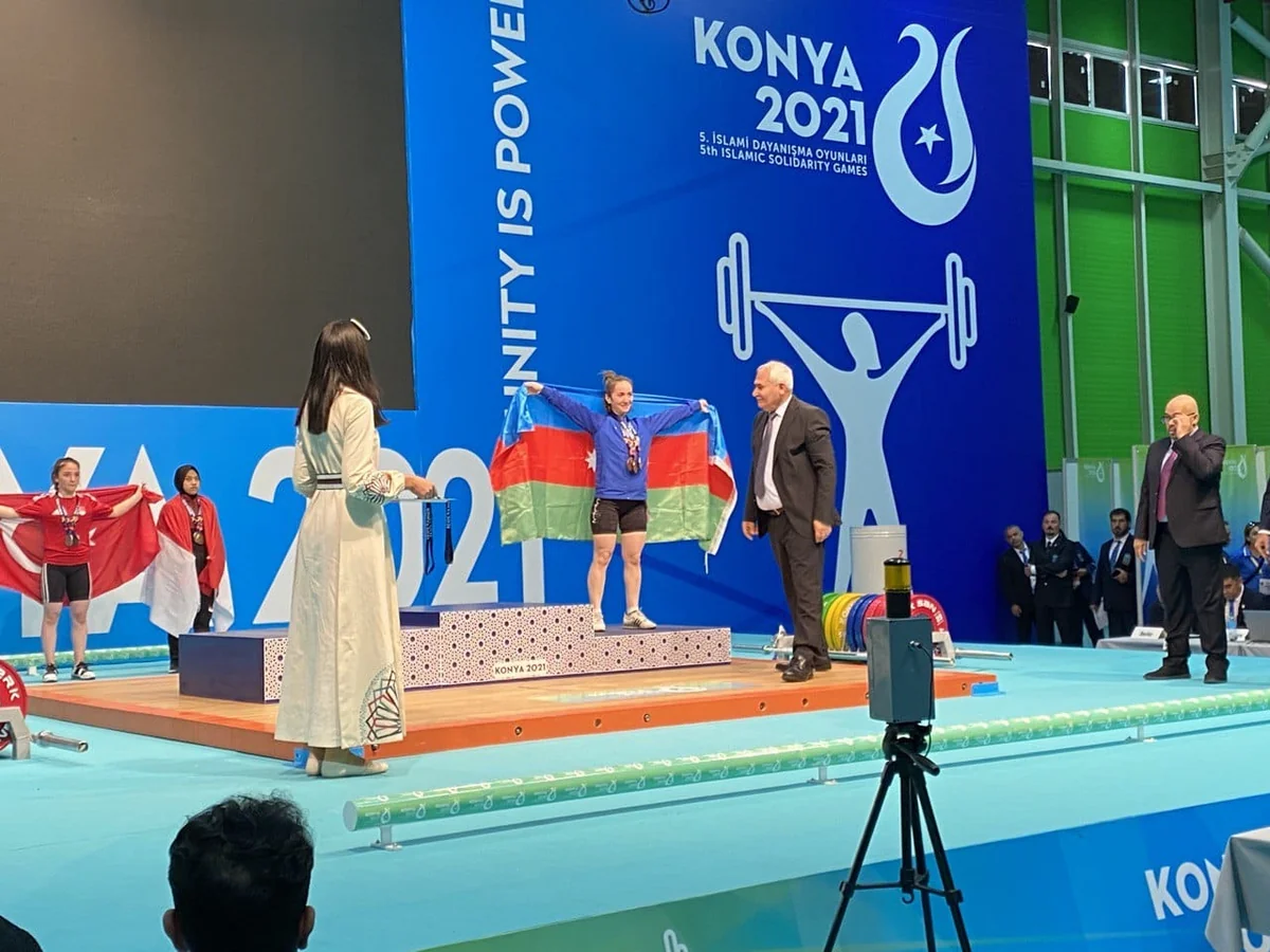 İslamiada: Azərbaycan ağırlıqqaldırmada ilk medalını qazanıb