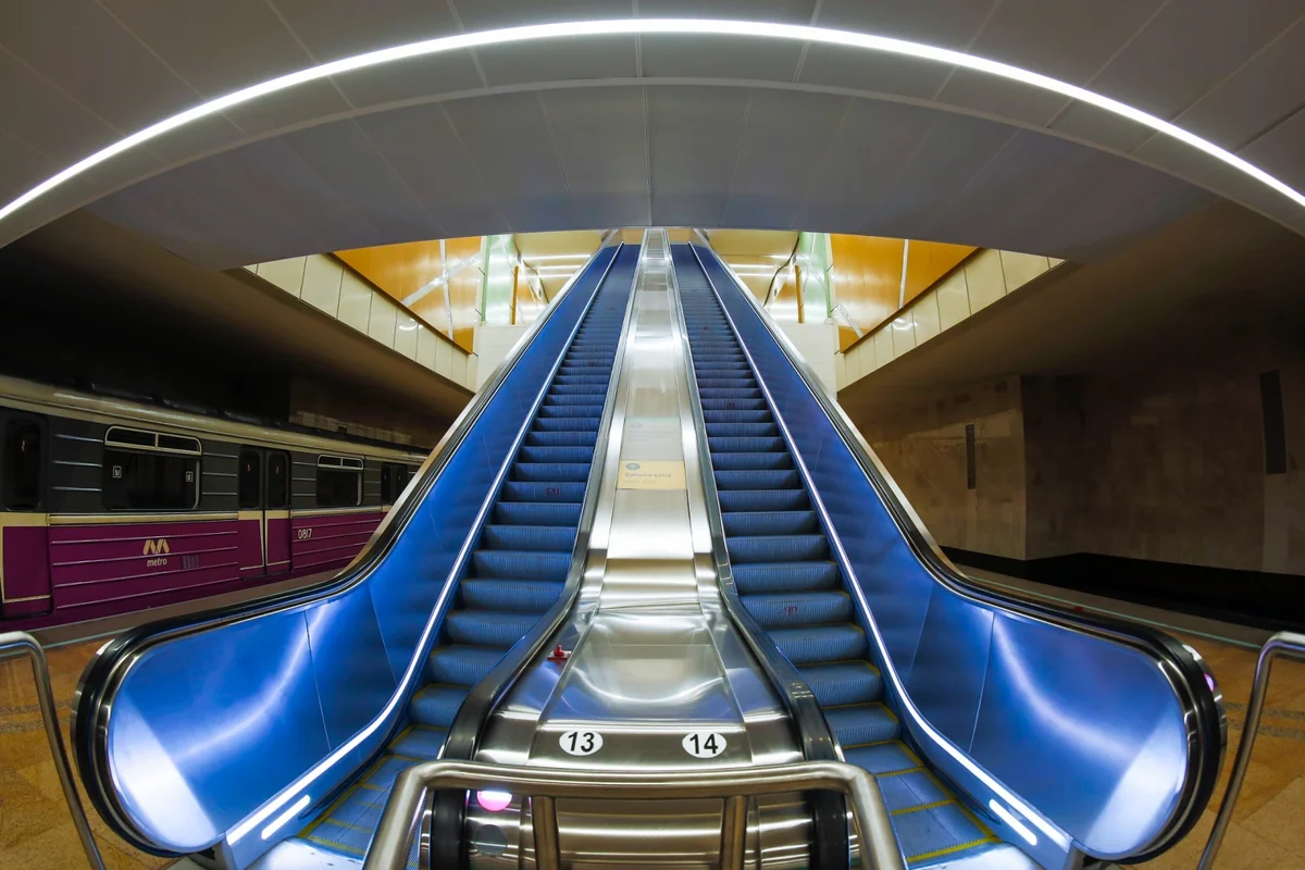 Bakı metrosundakı eskalatorların 90 %-i yeni nəsil analoqları ilə əvəzlənib