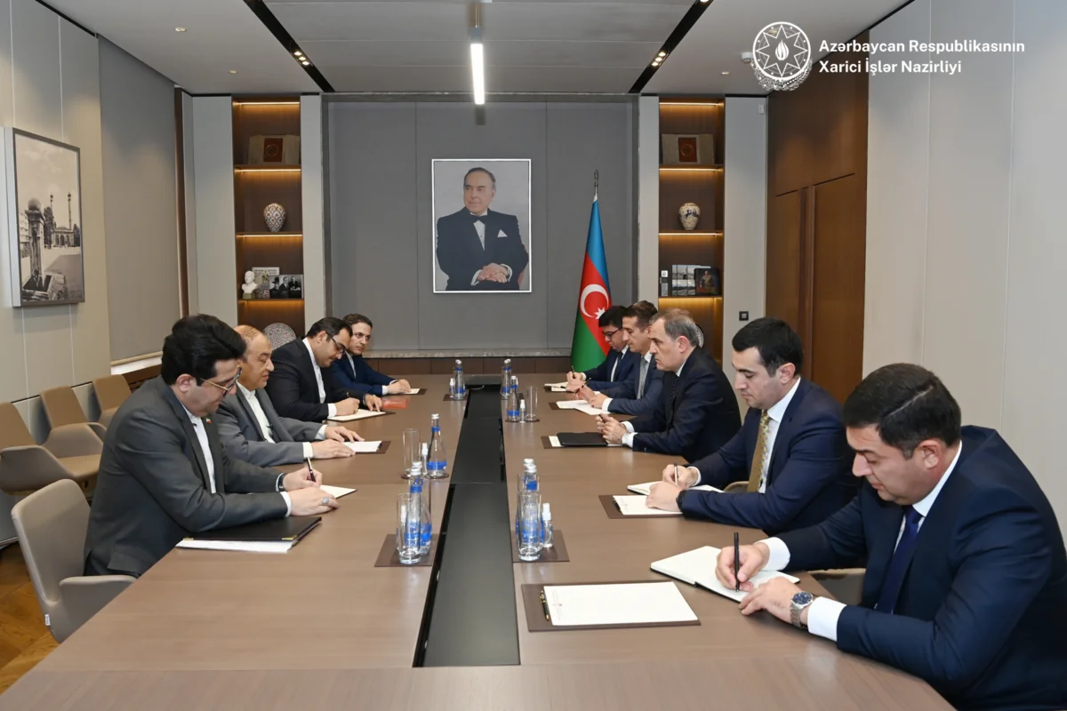 Ceyhun Bayramov İran xarici işlər nazirinin müavini ilə görüşüb