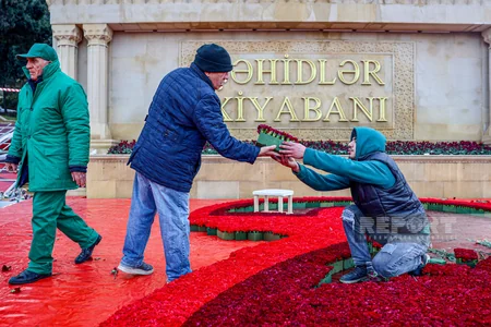 Şəhidlər xiyabanında 20 Yanvar faciəsinin ildönümü ilə bağlı hazırlıq işlərinə başlanılıb