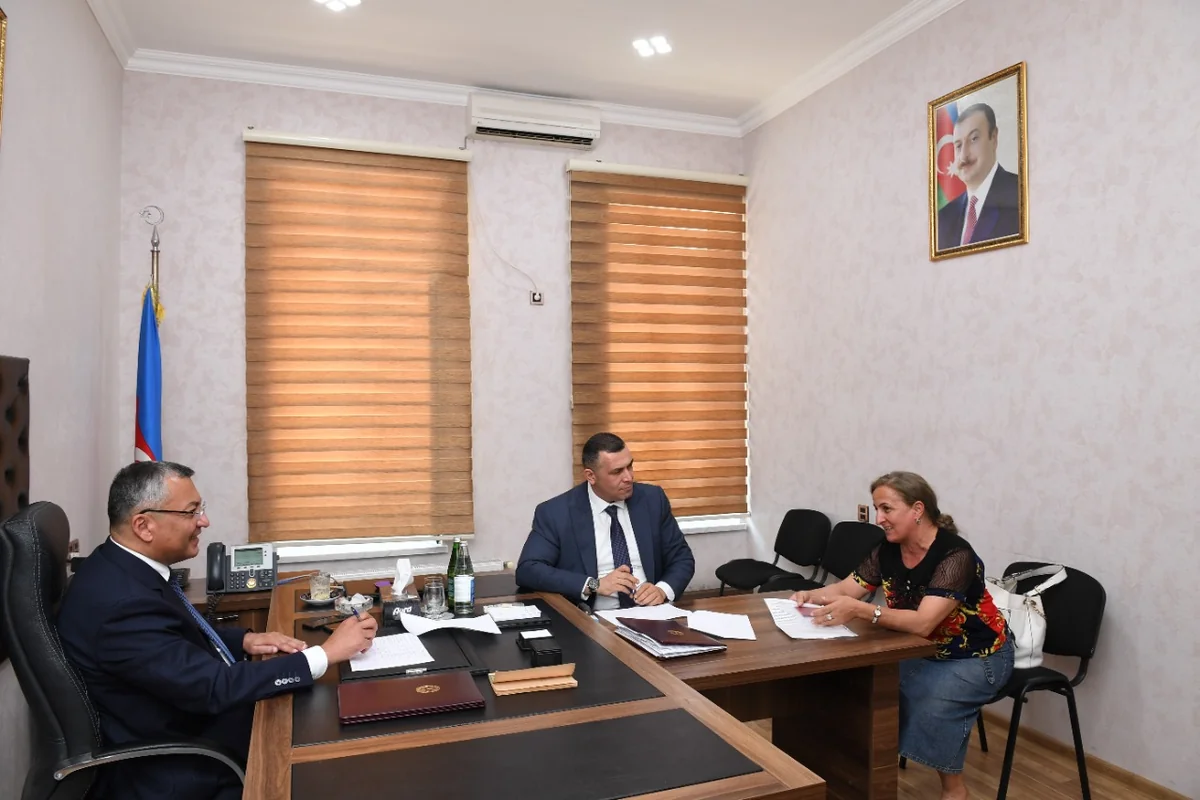 Dövlət Komitəsinin sədri vətəndaşları qəbul edib