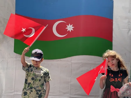 ABŞ-da türkdilli xalqların ictimai fəalları izdihamlı yürüş keçirib