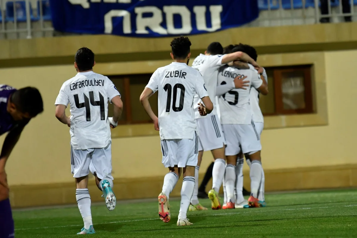 Fransalı futbolçu Qarabağda 150-ci oyununu keçirib