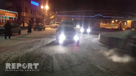 Havanın kəskin pisləşməsi Quba-Xaçmaz yolunda qəzalara səbəb olub - FOTO