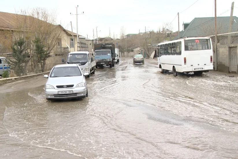Azəryolservis yol örtüyünün dağılmasında sakinləri günahlandırır