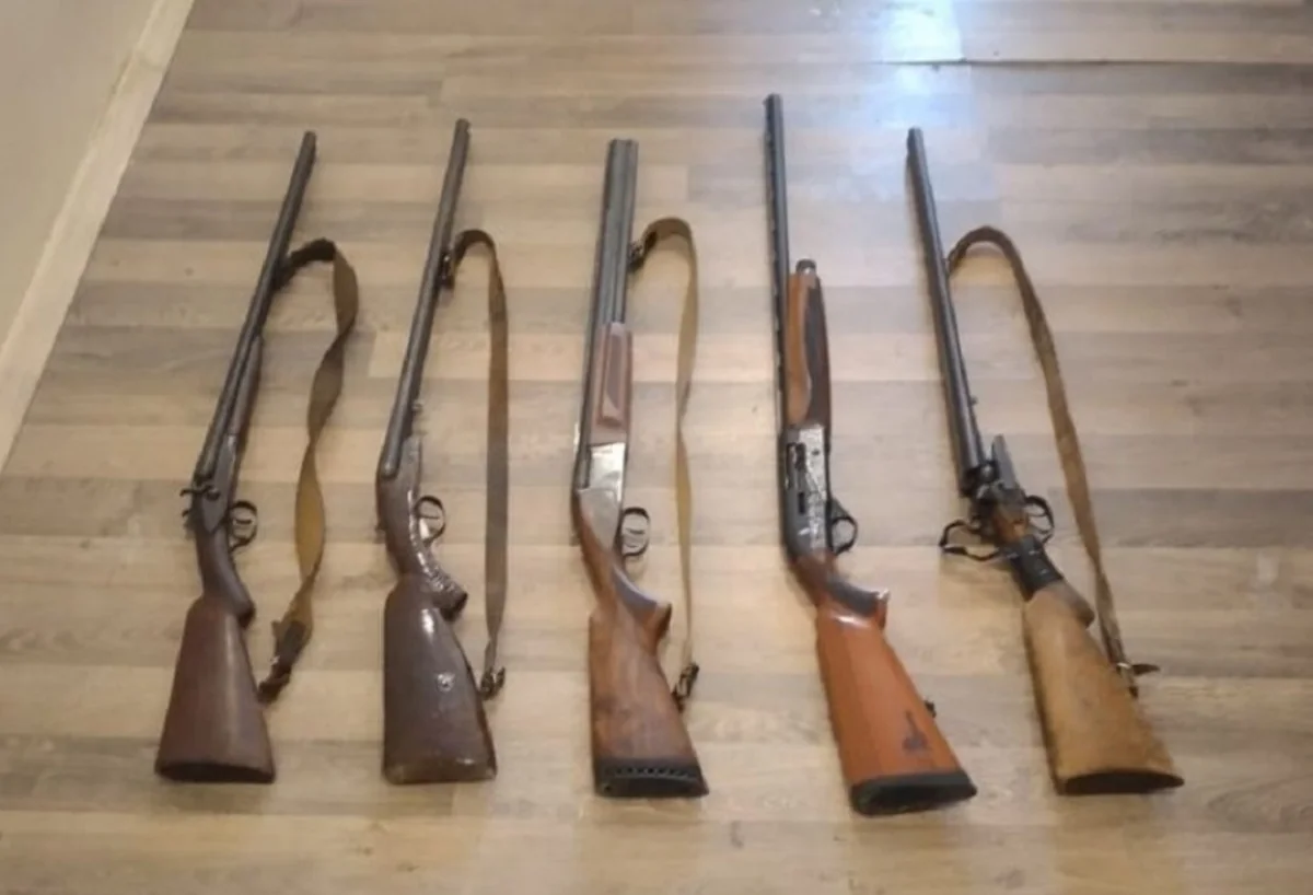 Xankəndidə orta məktəbdən silah və sursatlar aşkarlanıb