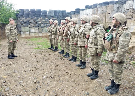 Tərbiyəvi işin təşkili və psixoloq ixtisasları üzrə zabitlərin yoxlanışı davam edir