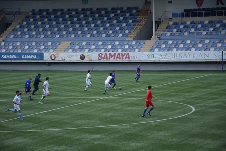 Dövlət qulluqçuları və jurnalistlər arasında futbol üzrə yoldaşlıq görüşü keçirilib