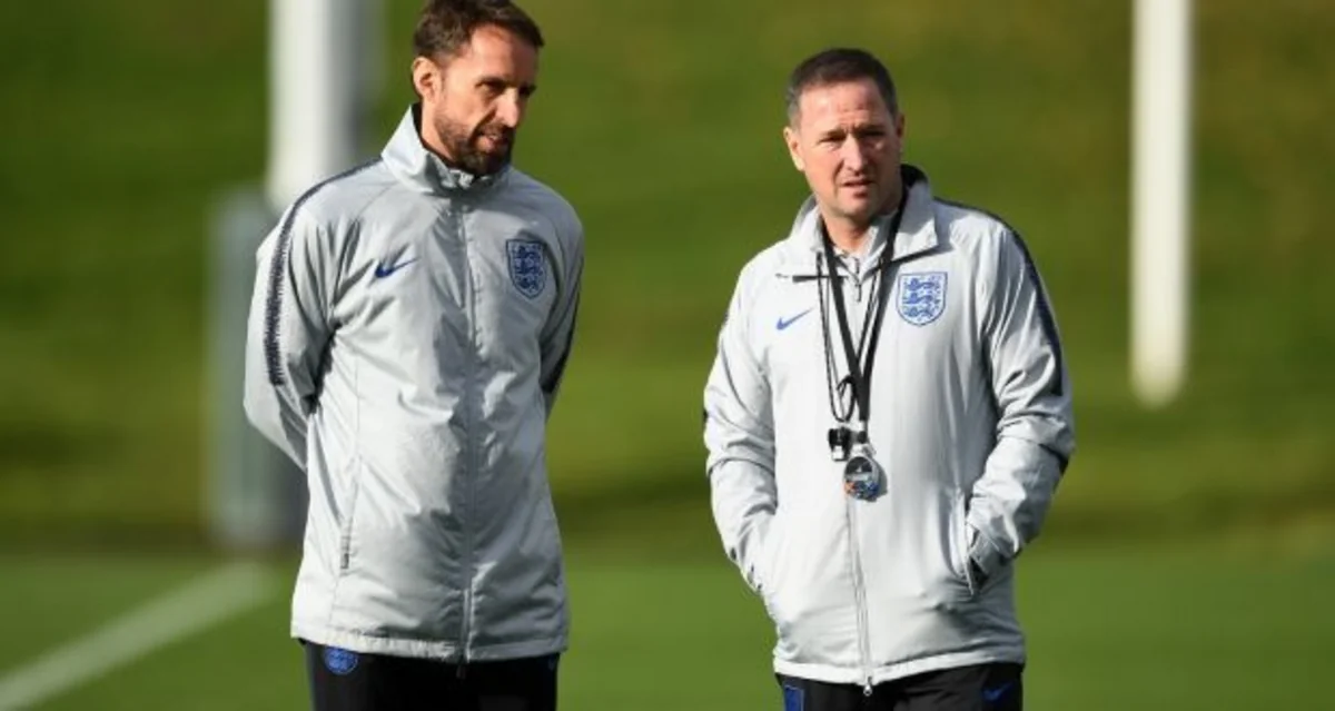 Çelsi İngiltərə millisinin məşqçisi üçün federasiya ilə danışıqlar aparmaq istəyir