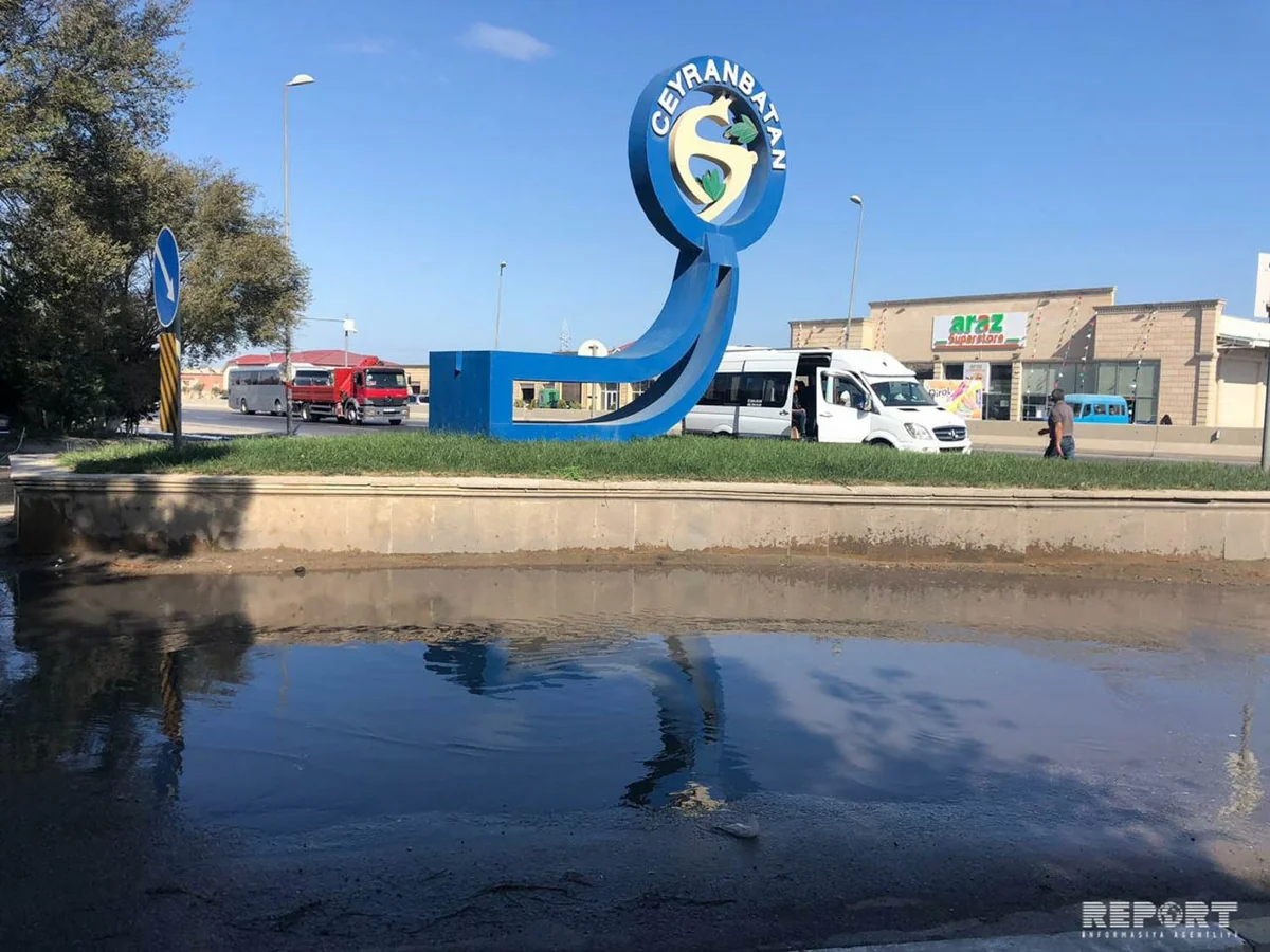 Ceyranbatanda boru partlayıb, ətrafı su basıb - FOTO