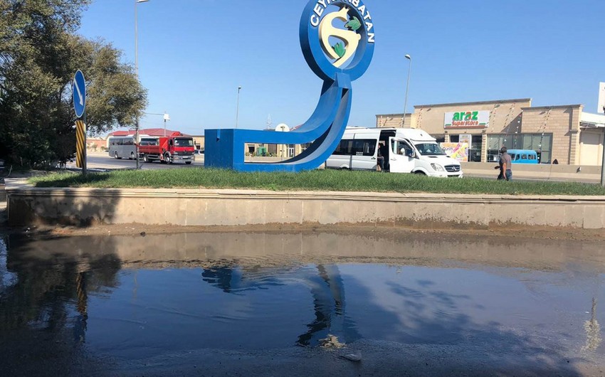 Ceyranbatanda boru partlayıb, ətrafı su basıb - FOTO
