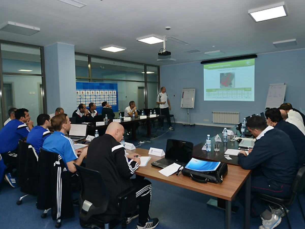 UEFA Bakıda qapıçı məşqçilərinə kurs keçir