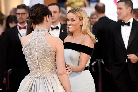 Oscar hopefuls turn up wattage for Hollywood's big night