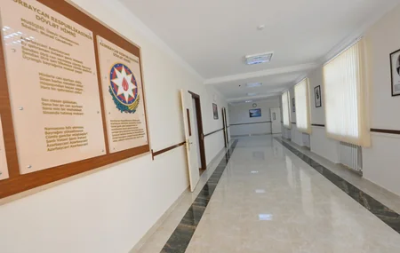 Azərbaycan Prezidenti 12 nömrəli orta məktəb üçün tikilən yeni tədris korpusunda yaradılan şəraitlə tanış olub