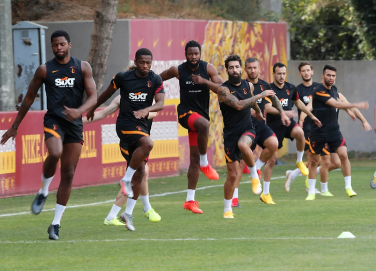 Qalatasaray Neftçi ilə oyun öncəsi ciddi problemlərlə üzləşib