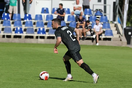 Qarabağ ilk yoxlama oyununda Rumıniya klubunu darmadağın edib