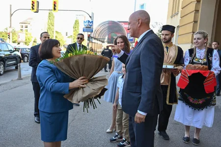 Speaker Sahiba Gafarova familiarizes with Azerbaijani Language and Culture Centre in Bulgaria 