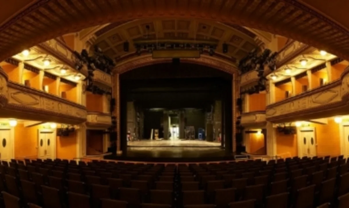 ​Avstriyada bomba xəbərinə görə teatrdan 850 tamaşaçı təxliyə edilib