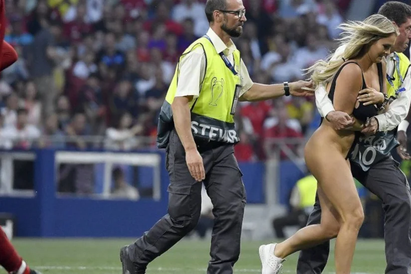 Instagram заблокировал страницу устроившей забег в финале ЛЧ девушки