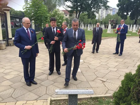 Посол Азербайджана принял участие в церемонии празднования Дня Победы в Кишиневе