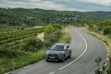 Qarşılayın! Yepyeni Toyota Corolla Cross