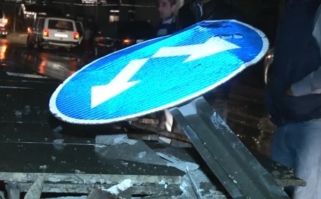 ​Bakı-Sumqayıt yolu yük maşınının aşması nəticəsində bağlanıb - FOTO