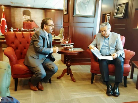 Azərbaycan diaspor rəhbəri İzmirdə bələdiyyə sədri ilə görüşüb