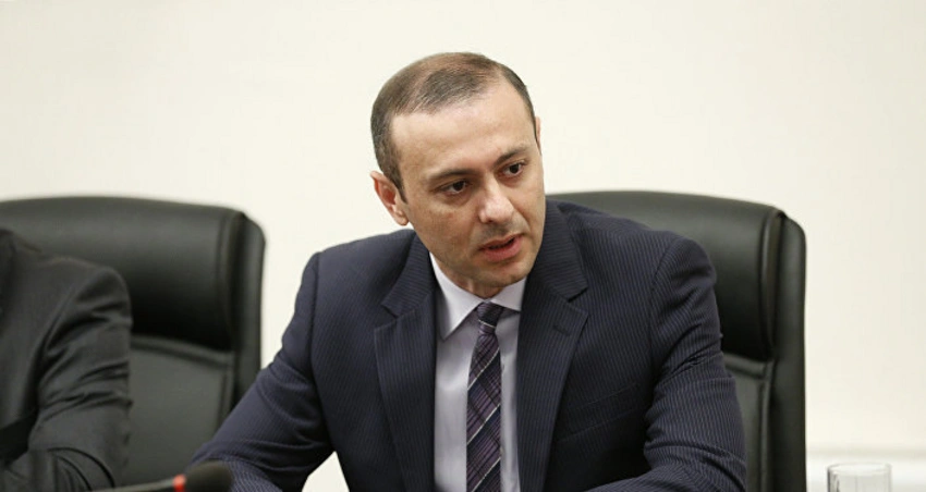Ermənistan TŞ katibi: Hakimiyyət dəyişikliyindən sonra bir neçə dəfə çevriliş cəhdləri olub
