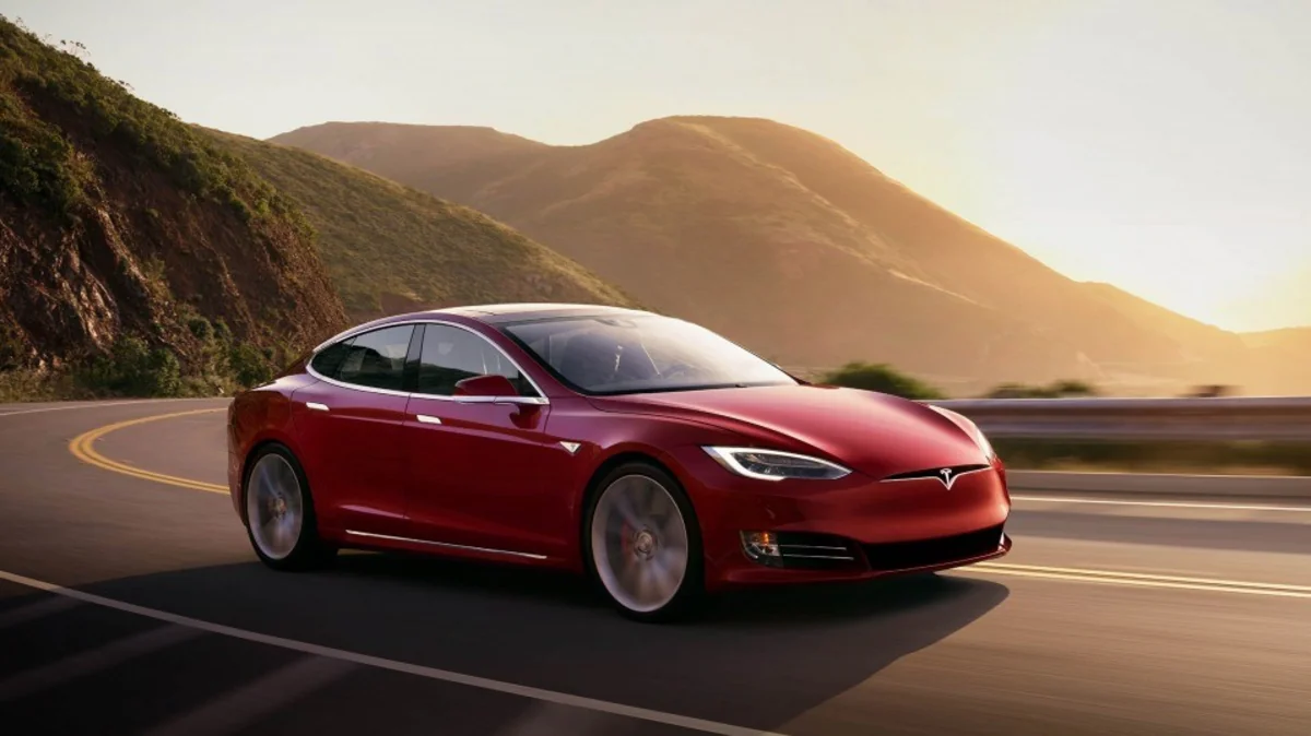 Tesla ötən ay Çində rekord həddə avtomobil satıb